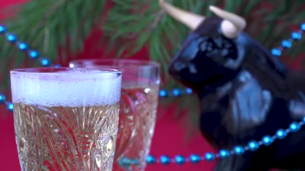 Mousserande Vin Kristallglas Firandet Julhelgen Och Det Nya Året Festlig — Stockvideo