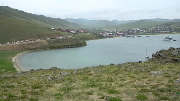 Rusia Región Irkutsk Sakhyurta Agosto 2020 Embarcación Pequeña Gran Lago — Vídeos de Stock