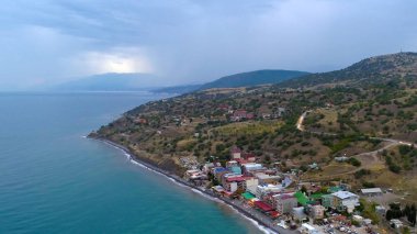 Sahilde tatil köyü.