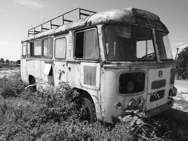 Rusia Teodosia Agosto 2018 Autobús Viejo Cerca Carretera Vista Frontal —  Fotos de Stock