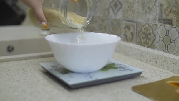 Falling asleep in a bowl of rice — Stock Video