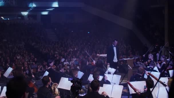 Concert op het podium van het theater — Stockvideo