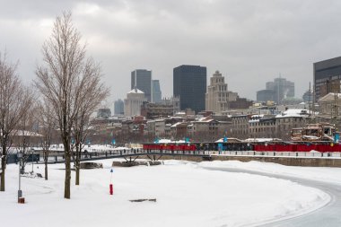 Montreal, CA - 21 Şubat 2019: Montreal Skyline Eski Liman 'dan