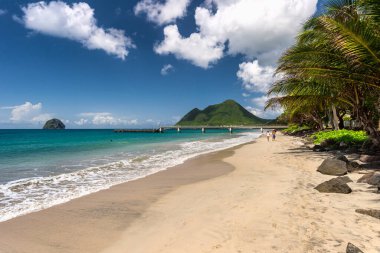 Le Diamant, Martinique, FR - 20 Ağustos 2019: Le Diamant Plajı, Diamond Rock & Morne Larcher.