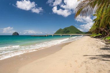Le Diamant, Martinique, FR - 20 Ağustos 2019: Le Diamant Plajı, Diamond Rock & Morne Larcher.