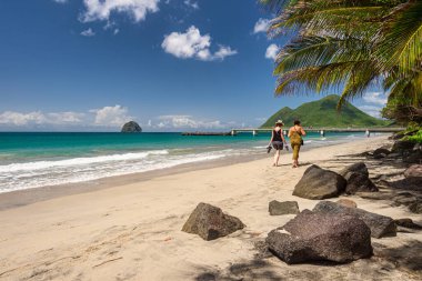 Le Diamant, Martinique, FR - 20 Ağustos 2019: Le Diamant Plajı, Diamond Rock & Morne Larcher.