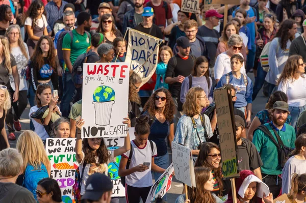 Montreal Września 2019 Ponad 500 000 Osób Uczestniczy Marszu Klimatycznym — Zdjęcie stockowe