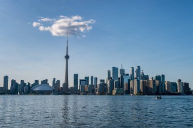 Toronto, CA - 23 Haziran 2019: Toronto Yazın Toronto Adaları 'ndan gökyüzü.