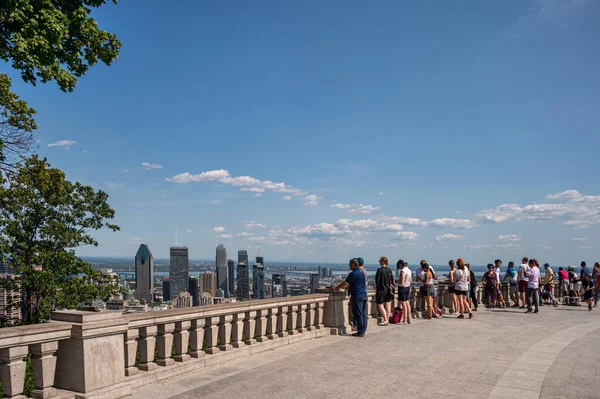 Montreal Agosto 2019 Los Turistas Disfrutan Vista Del Horizonte Montreal —  Fotos de Stock
