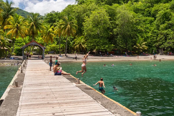 Anse Noire Martinica Agosto 2019 Crianças Desfrutando Dia Quente Praia — Fotografia de Stock