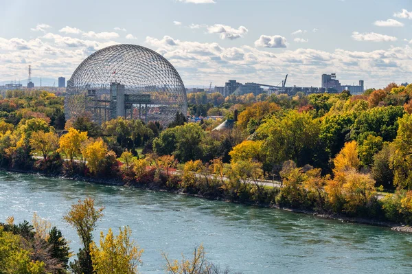 加拿大蒙特利尔 2019年10月15日 来自Jacques Cartier Bridge的生物圈与圣劳伦斯河 — 图库照片