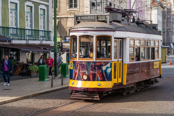 Lisbona Portogallo Marzo 2020 Famoso Tram Giallo Nel Quartiere Baixa — Foto Stock