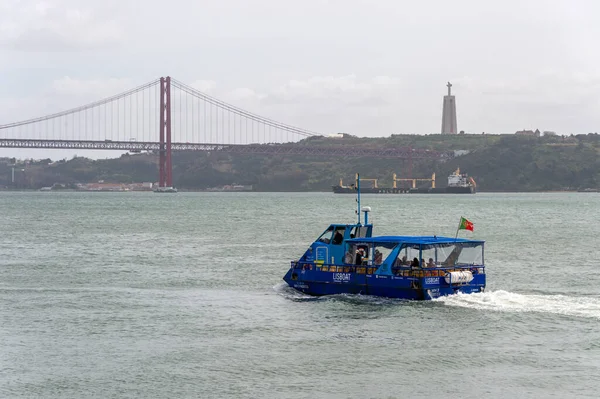 Lisboa Portugal Março 2020 Barco Turístico Lisboat Rio Tage Ponte — Fotografia de Stock