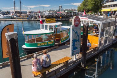 Victoria, BC, Kanada - 11 Eylül 2017: Victoria Limanında Su Taksisi