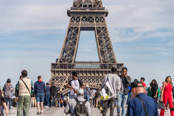 Paris Frankreich Juni 2018 Eiffelturm Vom Trocadero Aus Mit Vielen — Stockfoto