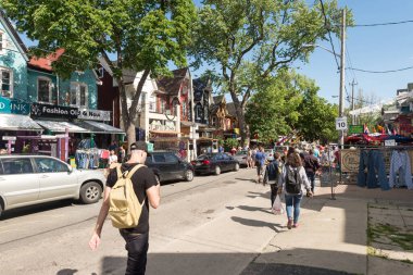 Toronto, Kanada - 24 Haziran 2017: Kensington Bulvarı Toronto, Kanada 'da Kensington Pazar Bölgesi.