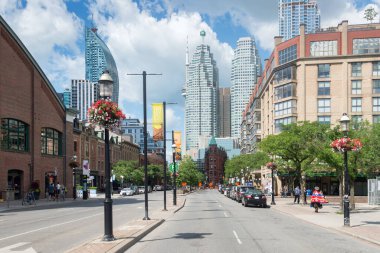 Toronto, Kanada - 25 Haziran 2017: Toronto Şehri ve Flatiron Gooderham Binası