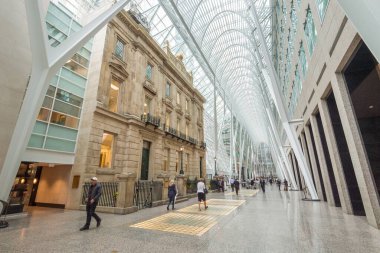 Toronto, Kanada - 26 Haziran 2017: Brookfield Place alışveriş merkezi