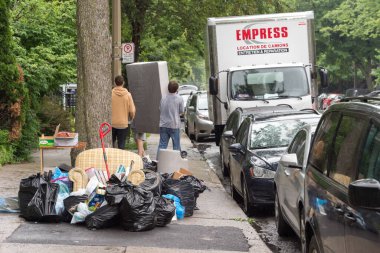 Montreal, Kanada - 1 Temmuz 2017: Montreal 'de Taşınma Günü. Quebec 'te, 1 Temmuz (Kanada Günü) da Taşınma Günü olarak bilinir..