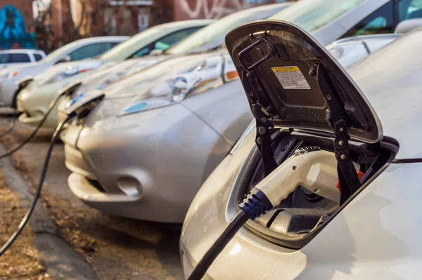 Montreal Marzo 2016 Coches Eléctricos Cargando Estación Recarga — Foto de Stock