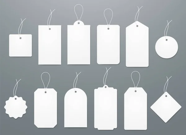Segnaprezzi bianchi bianchi cartacei o gift tag in diverse forme. Set di etichette con cordoncino . — Vettoriale Stock