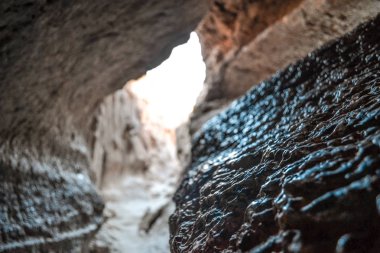 Mağaranın içinde kaya