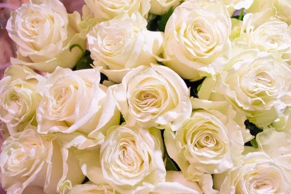 Weiße Und Rosa Rosen Blumenstrauß — Stockfoto