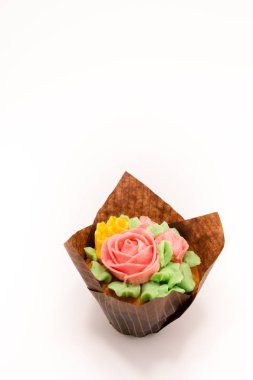 Buttercream çiçekler ile cupcakes