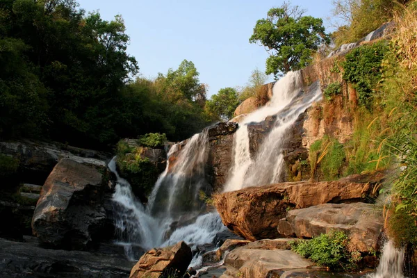 Chang Mai Tayland güzel bir renkli şelale