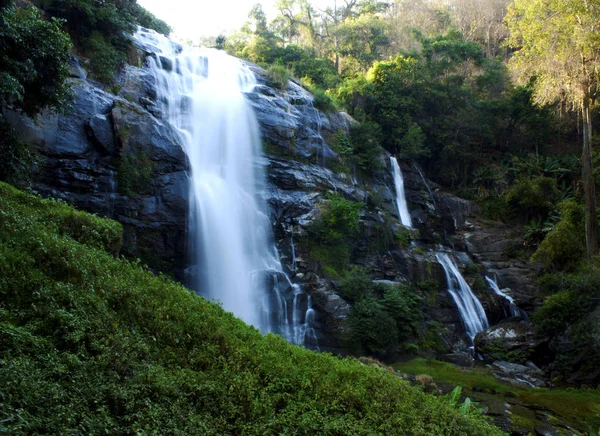 Tayland Dağları büyük şelale