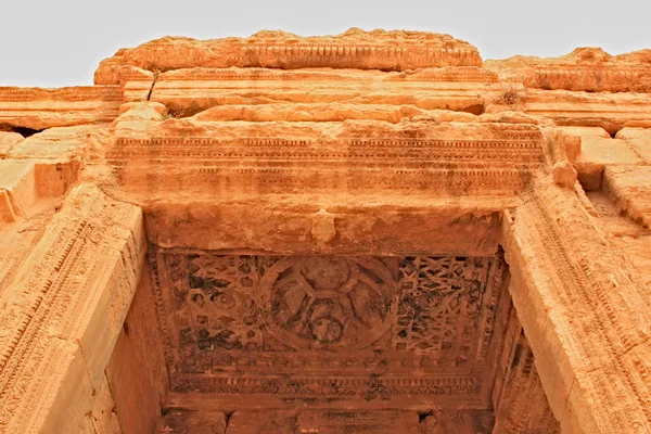Palmyra - Suriye Çölü üzerinde Antik kentin tavan üzerine oyma.