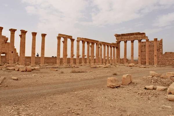 直前に戦争のシリア砂漠のパルミラ古代都市の遺跡 — ストック写真