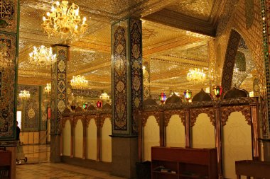 Sayyida şeylerin, Imam Hüseyin'in kızı ve büyük torunu Hazreti Muhammed, tapınak güneşin döneminde inşa edilen Baalbek, şehrin güney girişinde selamlıyor bir dini turizm cazibe olduğunu 