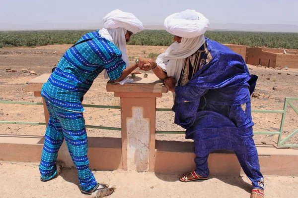 Due Tuareg Abito Blu Turbanti Bianchi Marocco — Foto Stock