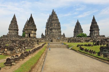 Prambanan Tapınağı. 9. yüzyıl Hindu Tapınağı, Endonezya en büyük Hindu Tapınağı sitesi.