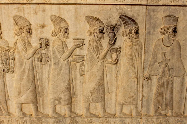 Antik kentin Persepolis duvarda kabartma