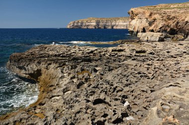 Gozo adasında Dwejra Körfezi
