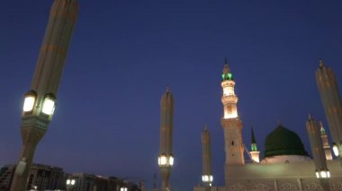 Gündoğumu altın saat sırasında Nabawi Camii.