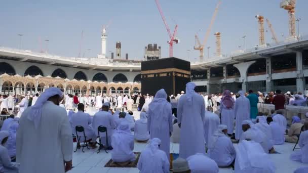 Mekka Saudi Arabien Dezember 2016 Muslimische Pilger Beten Und Umrunden — Stockvideo