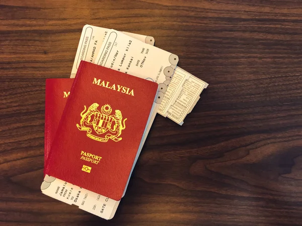 KUALA LUMPUR, MALASIA-7 DE NOVIEMBRE DE 2018: Pasaportes malasios ingenio —  Fotos de Stock