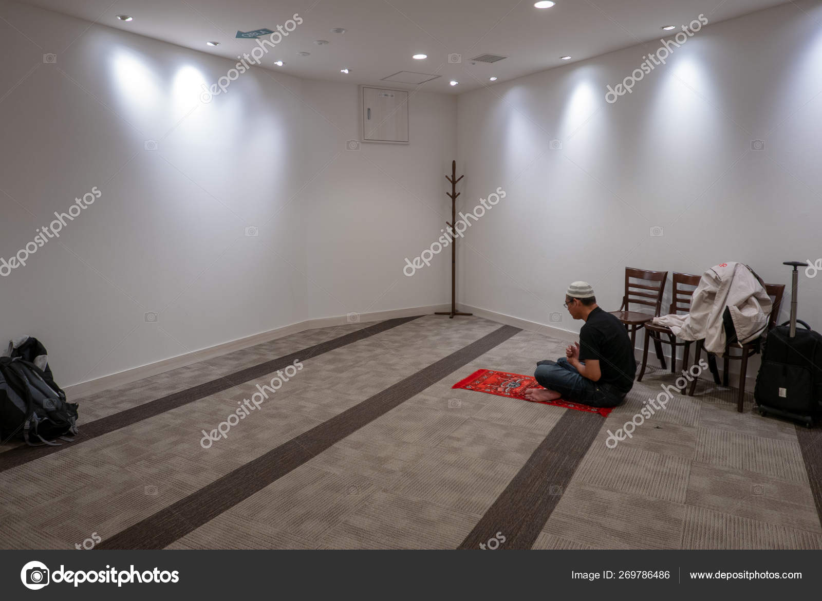 Kansai Airport Japan November 2018 Interior Muslim Prayer