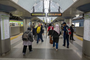 Osaka, Japonya-9 Kasım 2018: Osaka B'de bir grup Müslüman turist