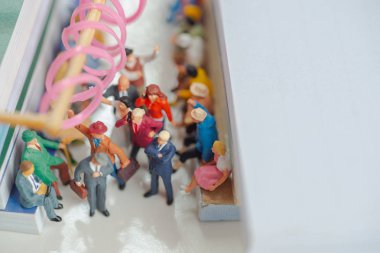 Minyatür zaten işe geç ve patron sağ arkanızda, bir toplu taşıma (otobüs veya tren) kavramı.