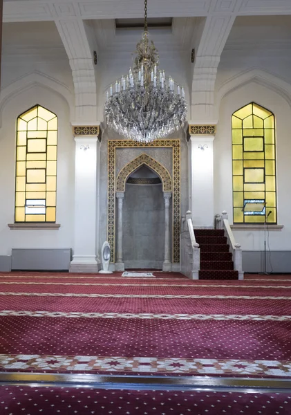 KOBE, JAPAN-NOVEMBER 10, 2018 : Interior of Kobe Mosque in Kobe, — Stock Photo, Image