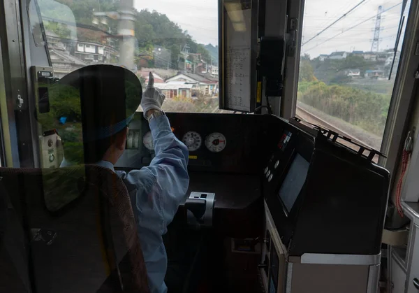 Osaka Japón Noviembre 2018 Conductor Tren Identificado Apunta Luces Advertencia —  Fotos de Stock