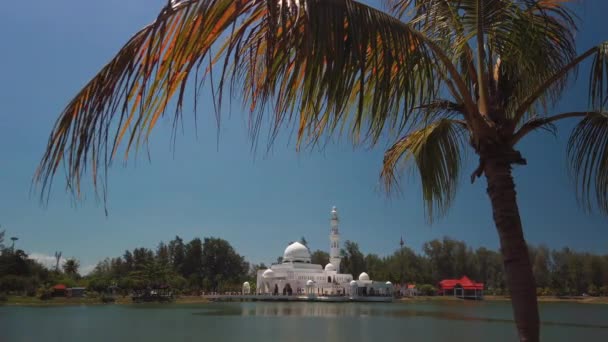 Statisch Schot Buitenaanzicht Van Beroemde Drijvende Moskee Van Terengganu Masjid — Stockvideo