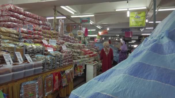 Kuala Terengganu Malaysia April 2019 Rows Stalls Selling Dried Packed — Stock Video