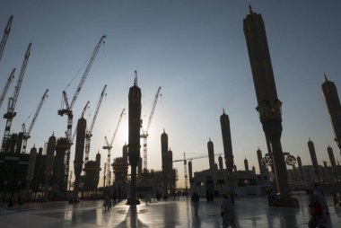 Medine, Suudi Arabistan-13 Aralık 2016: İnşaat ın silueti