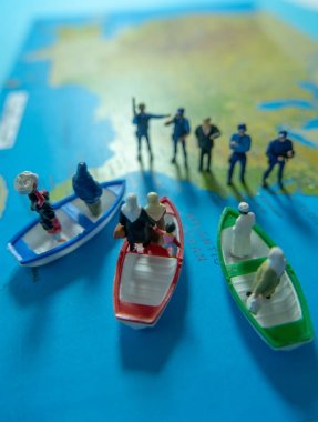 Orta Doğuluların minyatür insan konsepti tekneyle geliyor