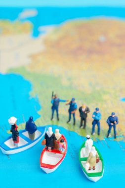 Orta Doğuluların minyatür insan konsepti tekneyle geliyor